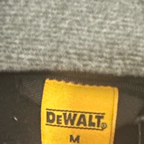 NWT Dewalt Gray Quarter Zip Mid-Layer Fleece Pullover Men’s Size Medium - Picture 3 of 5